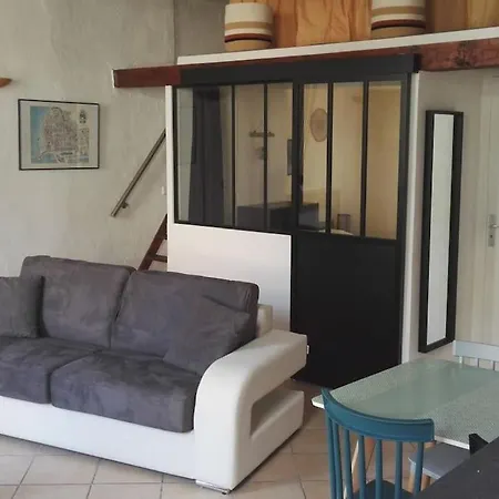 La Grenille Apartment *